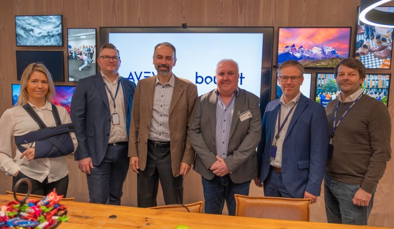 Bilde er tatt fra fagdag med Bouvet og Aveva. T.V Silje Mari Berggraf Knutsen, Morten Svendsen fra Bouvet, David Blažek og Brian Hughes fra AVEVA og Steffen Myklebust og Pål Arne Kvia fra Bouvet.