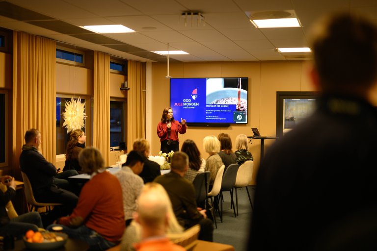 Regionleder Helene Tønnessen innleder frokostseminaret. Foto: Håkon Rossebø