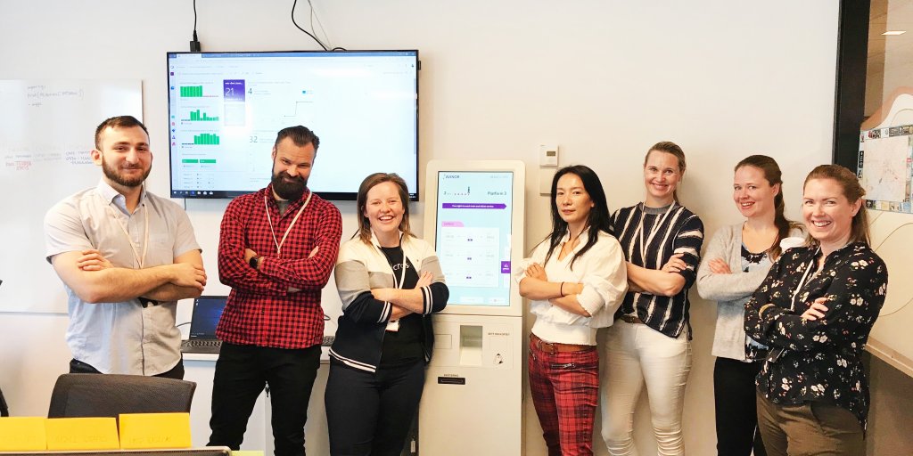 Deler av Bouvet-teamet som  har utviklet og designet selvbetjente informasjonskiosker i samarbeid med Avinor og Microlog.  Deler av Bouvet-teamet som  har utviklet og designet selvbetjente informasjonskiosker i samarbeid med Avinor og Microlog.