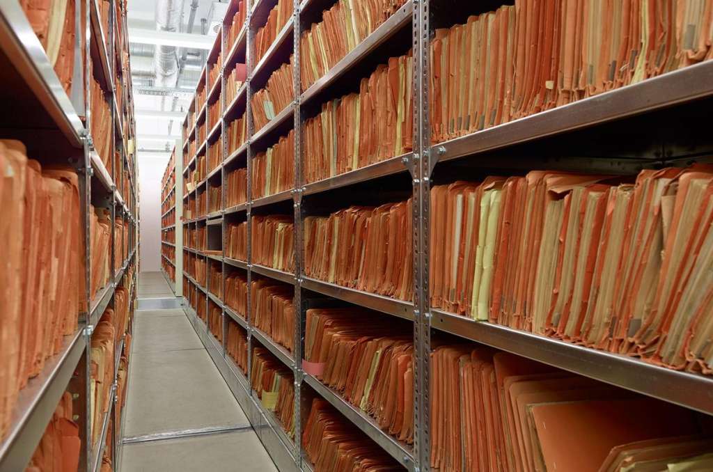 csm_archive_berlin_shelves_fe028151cd