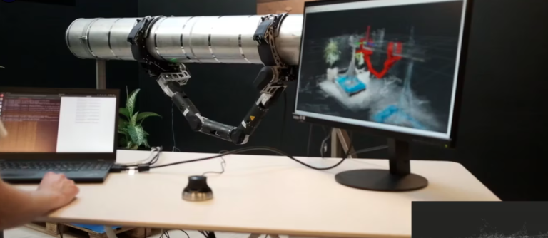 Bilde av Monkeybot tatt under utviklingen av styringssystemet til roboten.